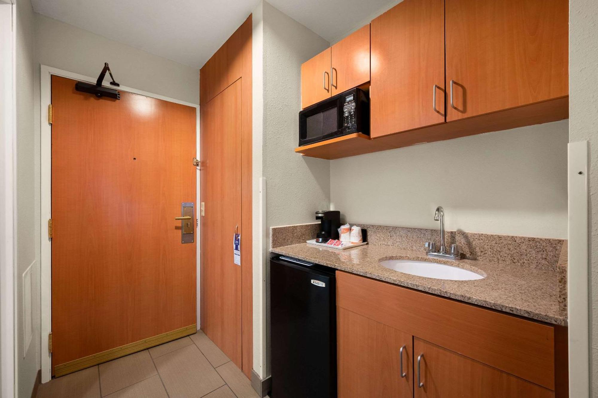 Comfort Inn & Suites Fenton Luaran gambar