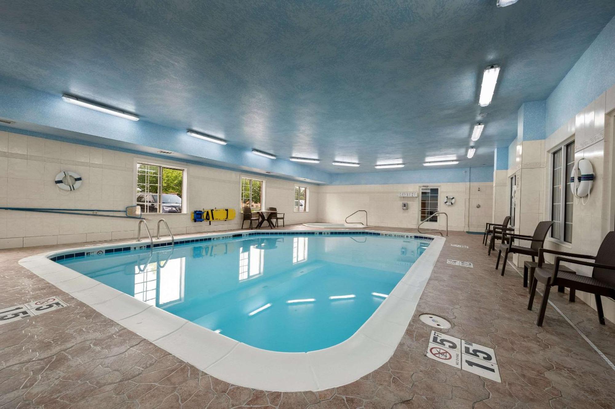 Comfort Inn & Suites Fenton Luaran gambar